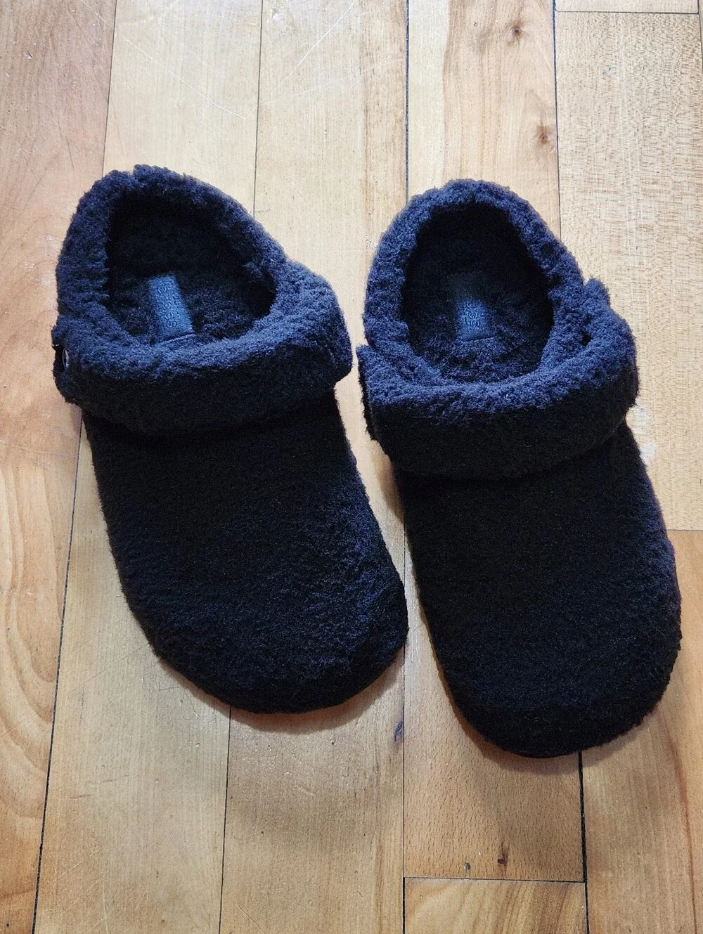 Crocs Classic Cozzzy Slipper in Black - W9 - Picture 1 of 11